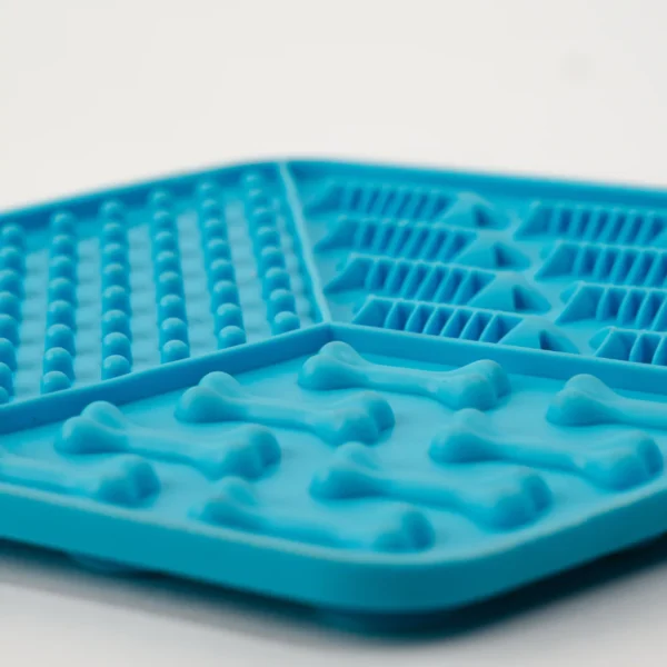 Plato interactivo de silicona adherente mediano